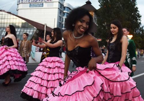 Il carnevale d'estate a Sochi, Russia. 