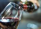 No, un bicchiere di vino al giorno non allunga la vita: uno studio smonta il più classico dei luoghi comuni
