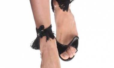 Le scarpe dell’estate: dalle passerelle ecco le tendenze 2018