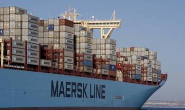 Cargo carico di migranti bloccato a Pozzallo