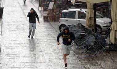 Tromba d’aria nella notte a Milano e il Seveso esonda