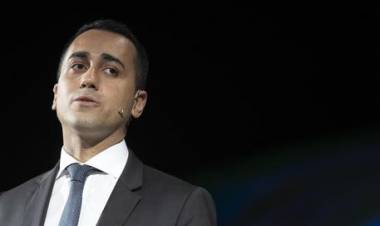 Migranti: Di Maio, cambiare le regole d'ingaggio della missione Ue
