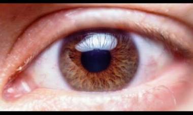 Addio occhiali: saranno sostituiti da speciali gocce curative