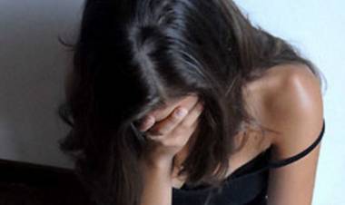 Milano, tentano di violentarla in stazione: lei si salva con lo spray urticante