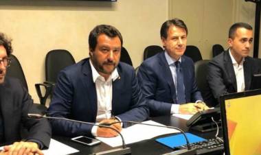 Ponte Morandi, governo: “Verso revoca della concessione ad Autostrade”. Conte: “Stato d’emergenza di 12 mesi”