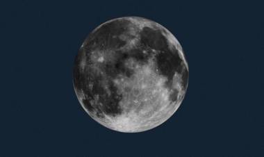 NASA: c'è ghiaccio sulla superficie lunare