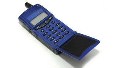 I 5 cellulari anni 90 che valgono una fortuna