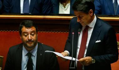 Matteo Salvini assume poliziotti, Giuseppe Conte e il Pd si intestano il merito