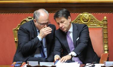 Mes: sì al salva Stati, ma M5S a pezzi. Di Maio contro Salvini