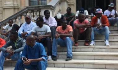 Il governo spedisce i clandestini al nord e crea un maxi focolaio di Covid