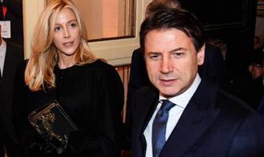 Conte, la scorta e 'Le Iene': indaga la procura di Roma