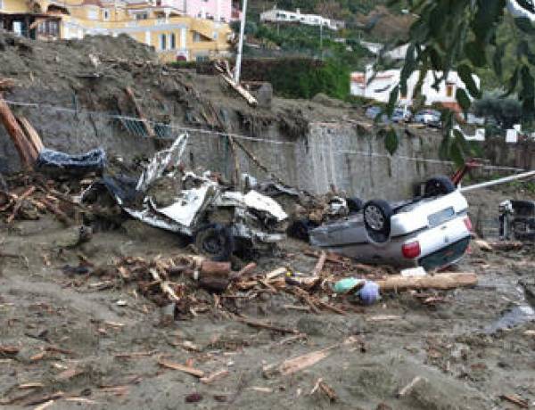 Frana a Ischia: sette le vittime accertate, 5 i dispersi. Disposto lo stato di emergenza...