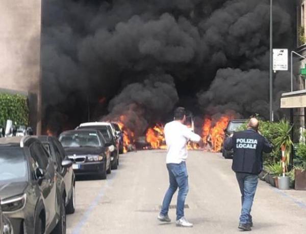 Milano, grossa esplosione in centro: scoppia un furgone che trasportava bombole di ossigeno in via Pier Lombardo...