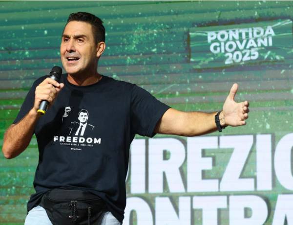 Vannacci, i mandanti morali delle violenze a Torino siedono in Parlamento... Vannacci, i mandanti morali delle violenze a Torino siedono in Parlamento...