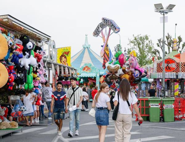 Sole e giostre: Arona presa d’assalto