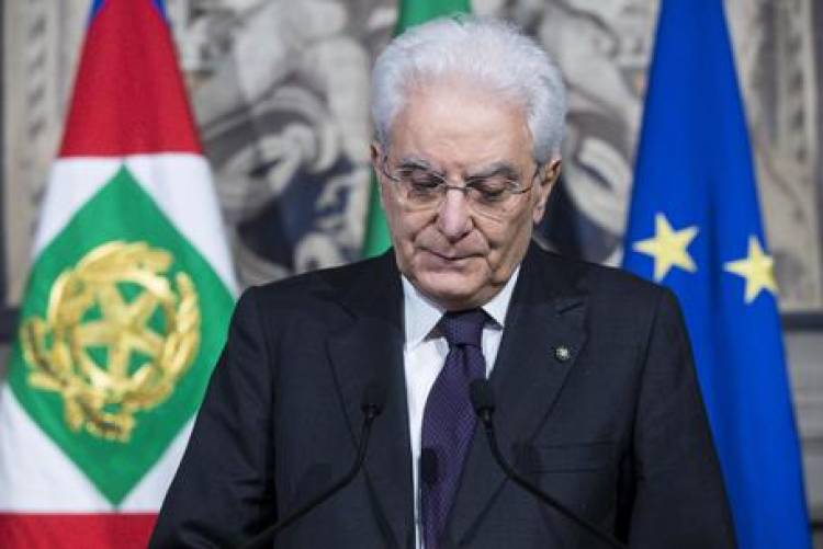 Mattarella sferza i partiti: 'Governo neutrale o al voto'.