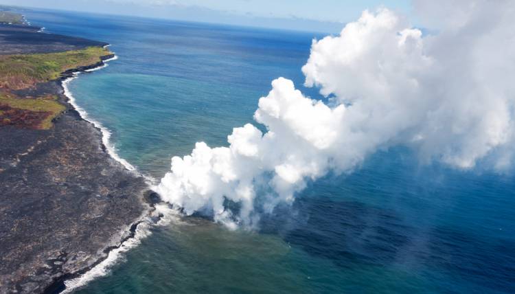 Vulcano Kilauea non si placa, nube tossica minaccia le Hawaii.