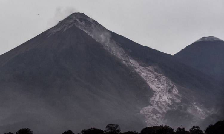 Guatemala, Vulcano del Fuego: cenere e morte