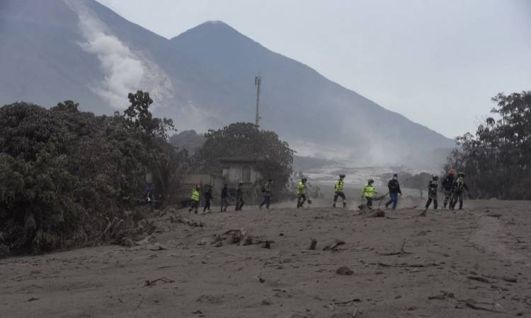 Guatemala, Vulcano del Fuego: cenere e morte