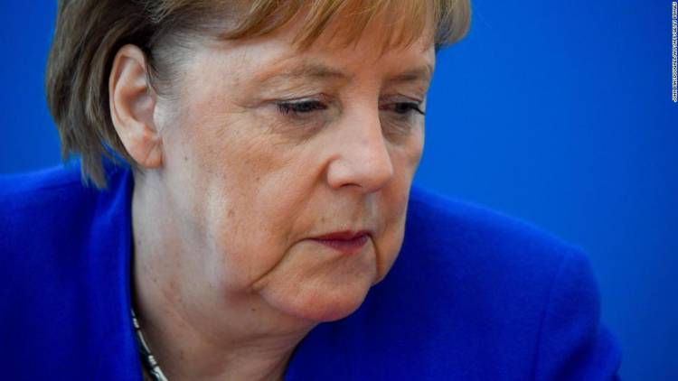 Merkel, migranti max 48 ore in centri