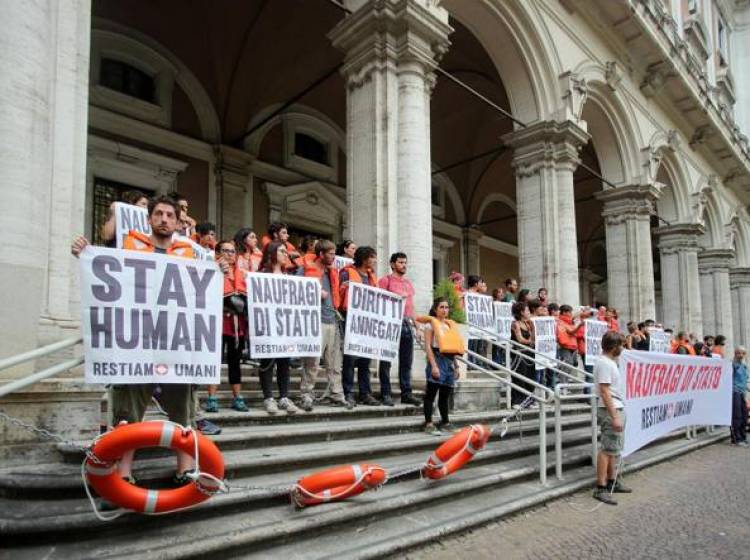 Migranti, Salvini: «Prima di autorizzare sbarchi voglio i nomi»