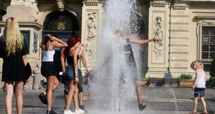 Caldo record, bollino rosso in 18 città 