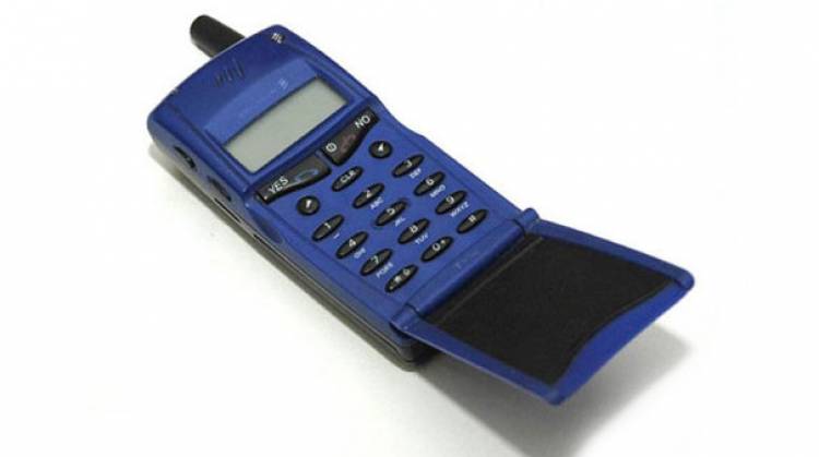 I 5 cellulari anni 90 che valgono una fortuna