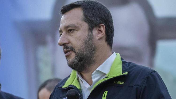 Salvini, tregua con Di Maio: “In tanti vogliono un’Italia serva, ma noi dureremo 5 anni”