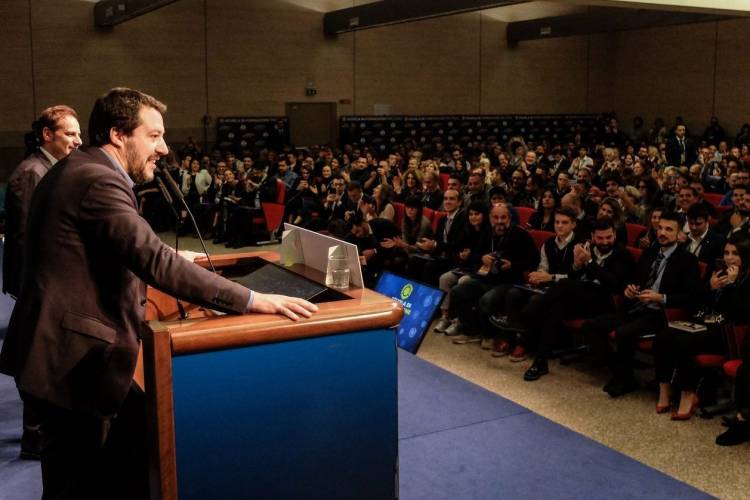 Concorsi pubblici e università, Salvini vuole abolire il valore legale della laurea