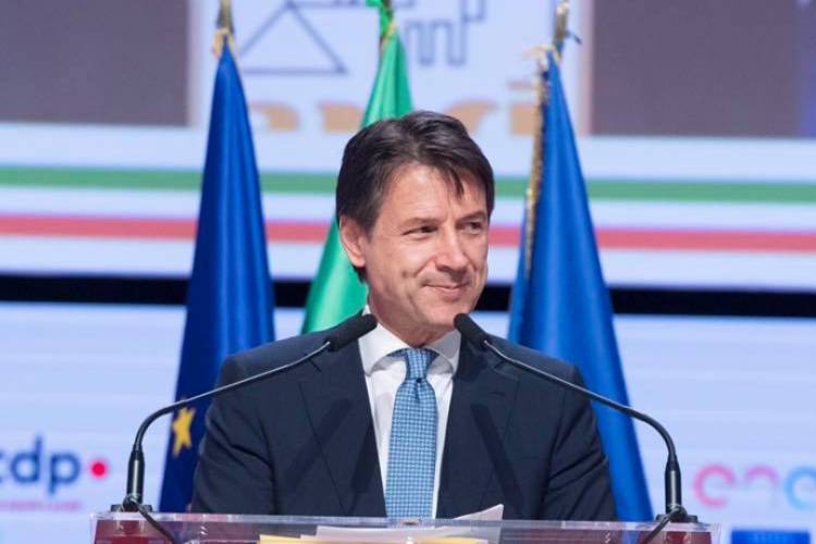 Governo, il premier Conte assicura: la mia poltrona è tarata per cinque anni