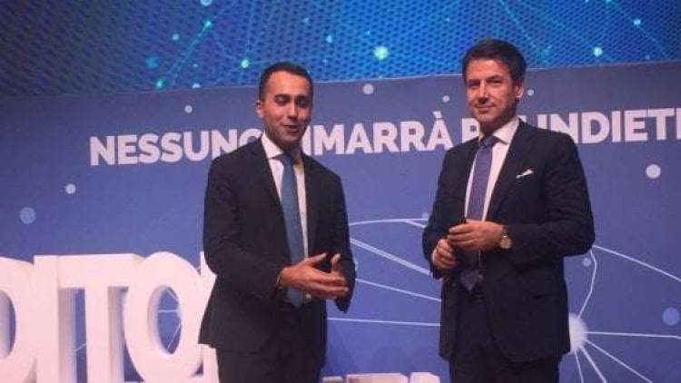 M5s festeggia reddito e quota 100. Di Maio:  Se ci sarà recessione, metteremo in sicurezza i più deboli