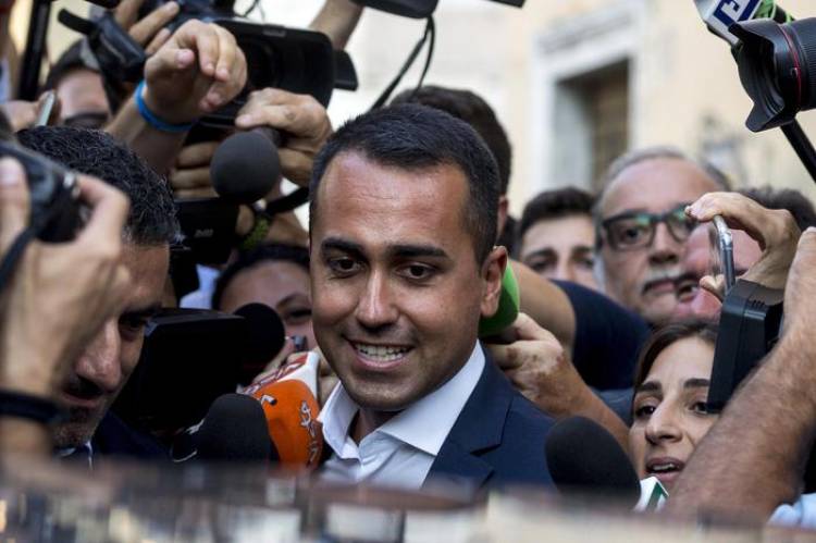 Governo: E' il giorno di Rousseau. Di Maio: 'Nel programma tutti i 20 punti M5s'