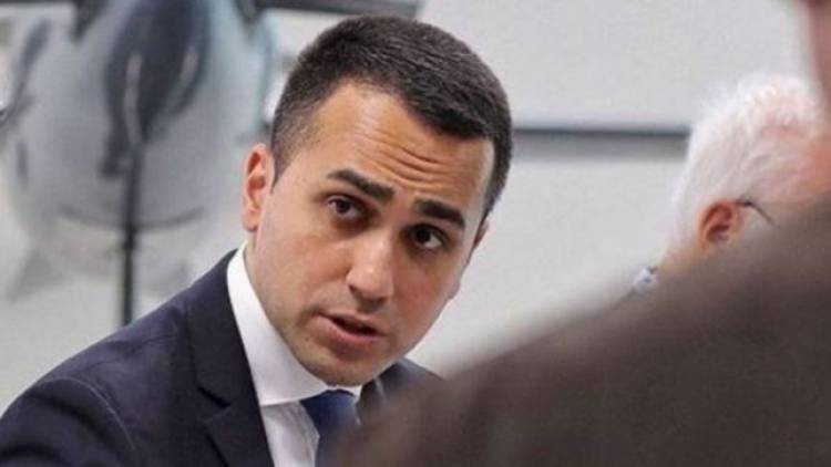 Migranti, Di Maio: "Presentiamo decreto che non urla ma fa i fatti"