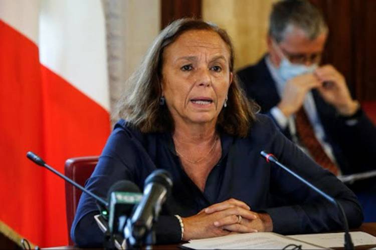 Immigrazione, Luciana Lamorgese indietreggia: "Nessun migrante economico sarà regolarizzato"