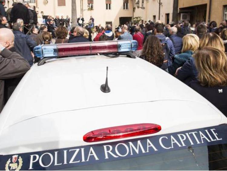Roma, anche i vigili Ugl domani al sit in contro le mascherine all’aperto Gabrielli, manifestazioni solo nel rispetto delle regole 