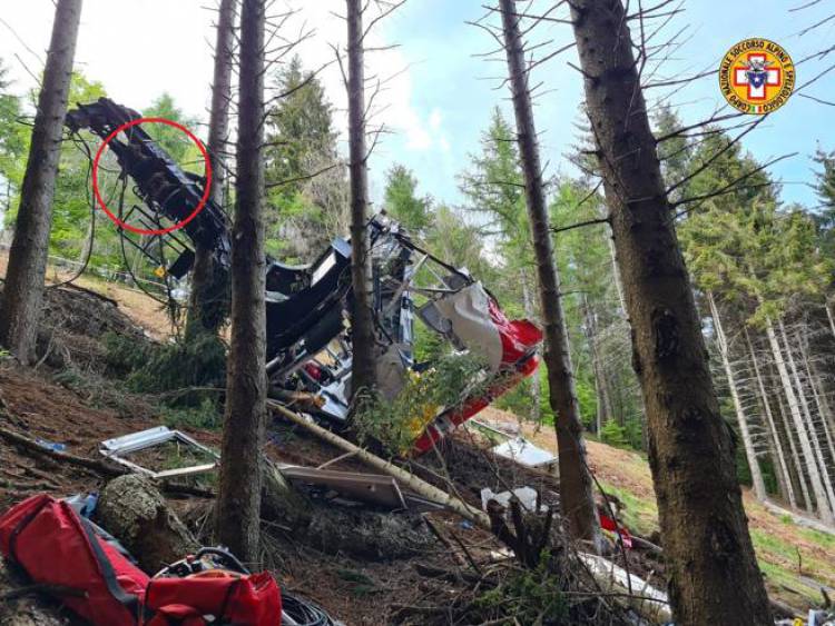 Funivia del Mottarone, tre fermi: tra loro il gestore Nerini. Sapevano di forchettone e freni, guasto ignorato per soldi