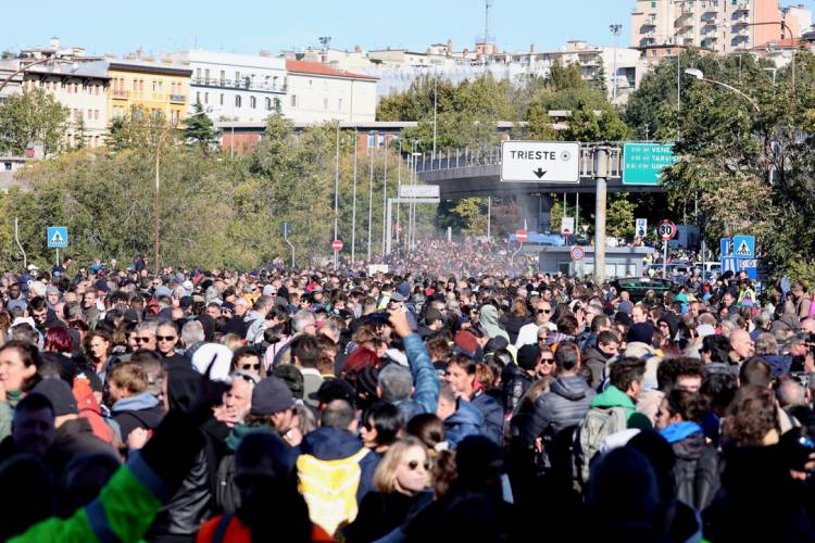 Green pass obbligatorio, allerta per proteste