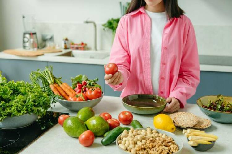 Dieta, gli errori da evitare: ecco quando un'insalatona fa ingrassare più di tre piatti di pasta